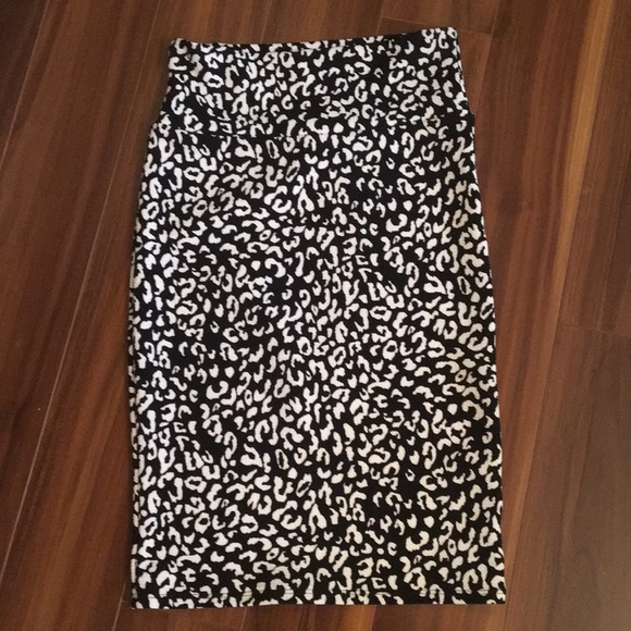 LuLaRoe Dresses & Skirts - LuLaRoe black and white cheetah print Cassie skirt